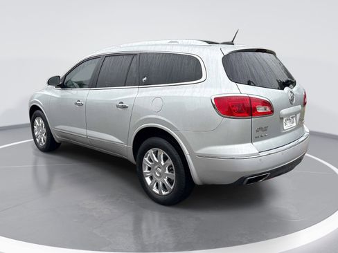 Used 2017 Buick Enclave Leather FWD image 6