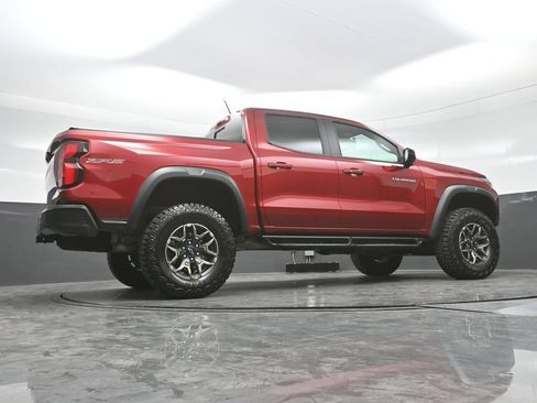 Used 2024 Chevrolet Colorado ZR2 w/ ZR2 Convenience Package III AWD/4WD image 20