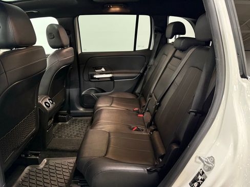 Used 2021 Mercedes-Benz GLB 250 4MATIC image 17