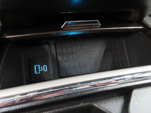 Used 2022 Ford F350 Lariat w/ Black Appearance Package AWD/4WD image 64