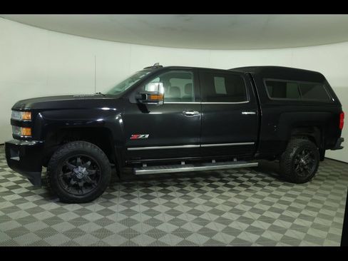 Used 2016 Chevrolet Silverado 2500 LTZ w/ Duramax Plus Package AWD/4WD image 4