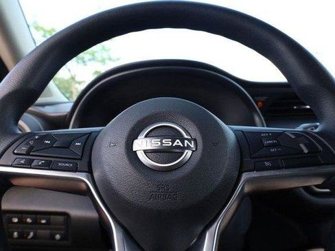 Used 2022 Nissan Kicks S FWD image 9