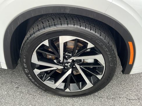 Used 2023 Mitsubishi Outlander AWD image 16