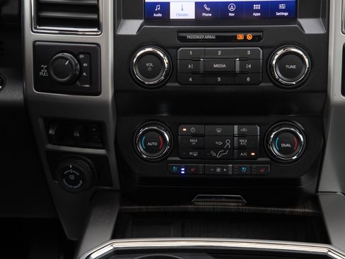 Used 2020 Ford F350 Lariat AWD/4WD image 19