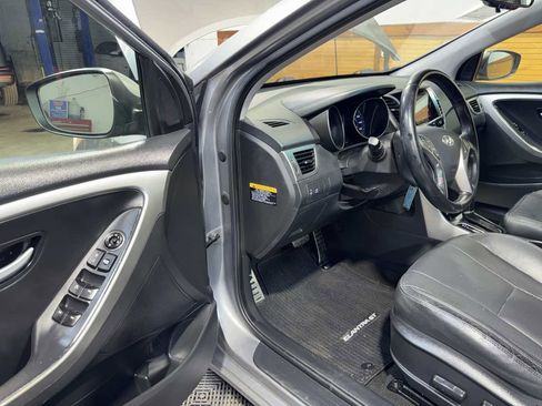Used 2013 Hyundai Elantra GT w/ Style Pkg image 15