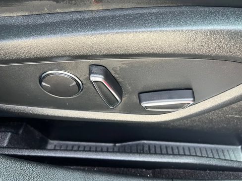 Used 2019 Lincoln Nautilus Select AWD/4WD image 13