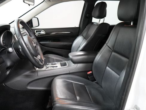 Used 2013 Jeep Grand Cherokee Laredo AWD/4WD image 11