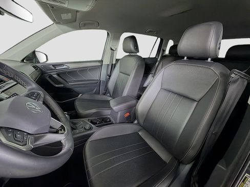 Used 2022 Volkswagen Tiguan SE AWD/4WD image 13