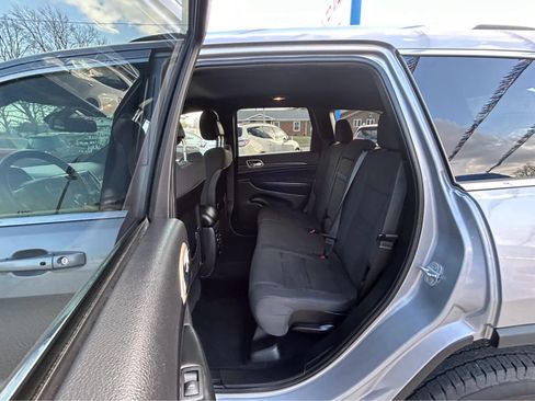 Used 2014 Jeep Grand Cherokee Laredo w/ Quick Order Package 23E image 9