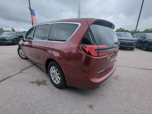 Certified 2023 Chrysler Pacifica Touring-L FWD image 29