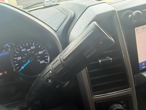 Used 2021 Ford F250 Lariat w/ Lariat Value Package AWD/4WD image 17