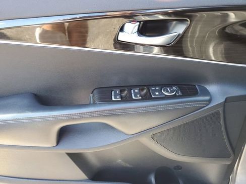Used 2020 Kia Sorento L FWD image 16