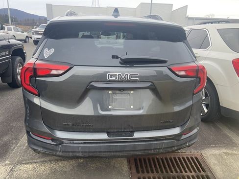 Used 2020 GMC Terrain SLE w/ Driver Convenience Package image 3