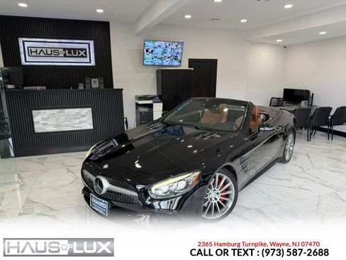 Used 2017 Mercedes-Benz SL 450 w/ Premium I Package image 2