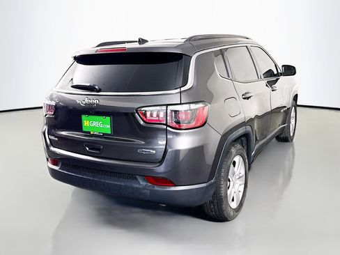 Used 2022 Jeep Compass Latitude image 10