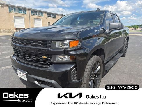 Used 2019 Chevrolet Silverado 1500 Custom w/ Custom Value Package AWD/4WD image 1