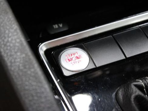 Used 2016 Volkswagen Jetta Sport FWD image 14