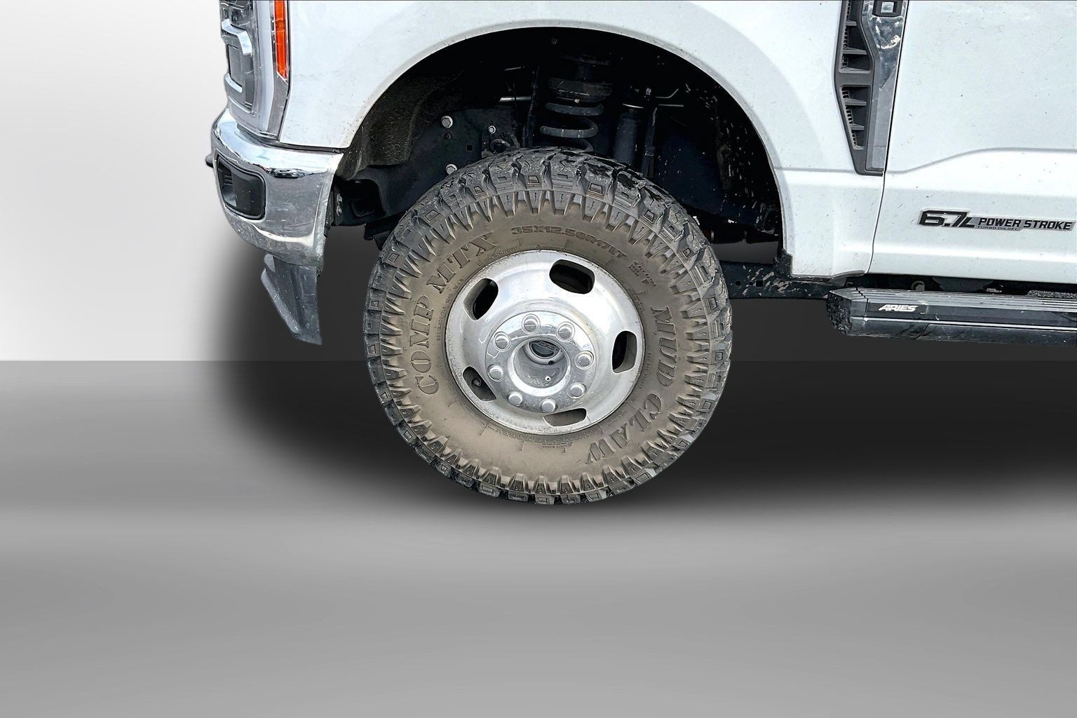 Used 2023 Ford F350 Lariat AWD/4WD image 3