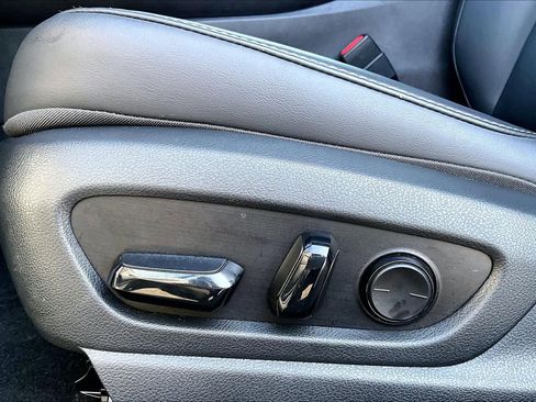 Used 2020 Lexus UX 200 w/ Premium Package image 34