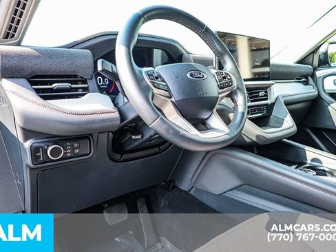 Used 2025 Ford Explorer Active RWD image 28