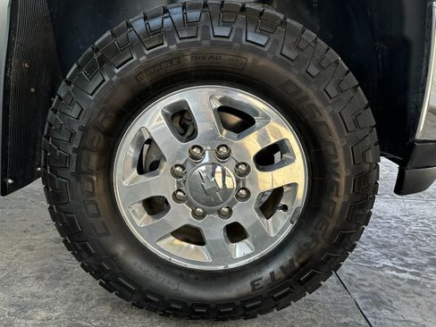 Used 2011 Chevrolet Silverado 2500 LTZ w/ LTZ Plus Package AWD/4WD image 10