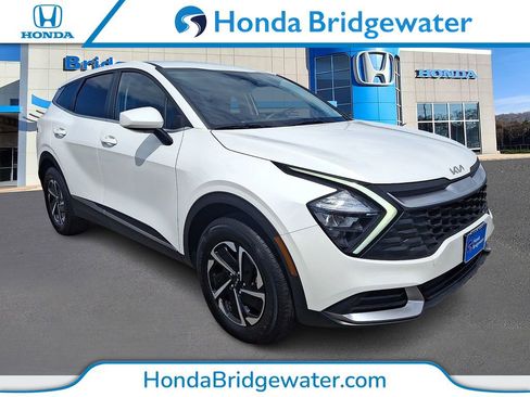 Used 2023 Kia Sportage LX AWD/4WD image 1