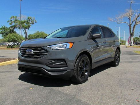 Used 2021 Ford Edge SE image 2