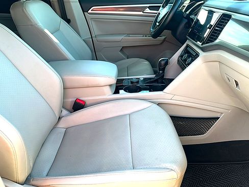 Used 2018 Volkswagen Atlas SEL w/ R-Line Package AWD/4WD image 27