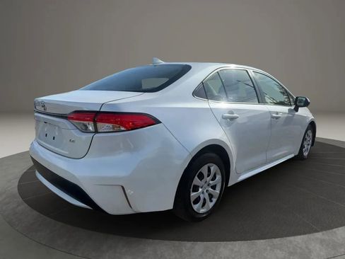 Used 2022 Toyota Corolla LE FWD image 5