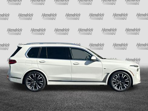 Certified 2024 BMW X7 xDrive40i w/ Premium Package AWD/4WD image 3