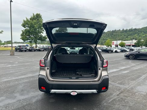 Used 2024 Subaru Outback Limited XT AWD/4WD image 11