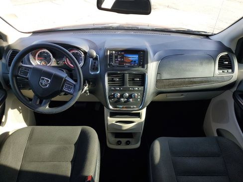 Used 2020 Dodge Grand Caravan SE w/ UConnect Hands-Free Group image 15