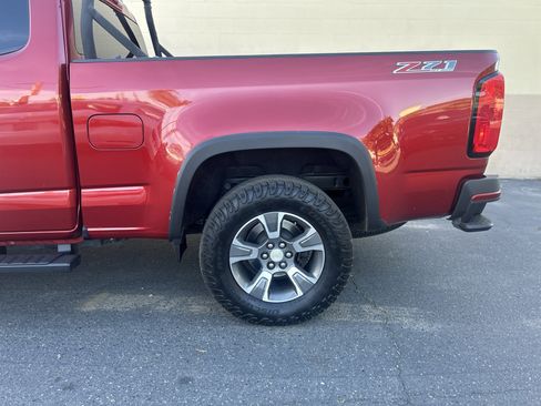 Used 2015 Chevrolet Colorado Z71 AWD/4WD image 7