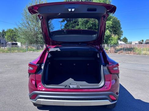New 2025 Chevrolet Trax LT image 12