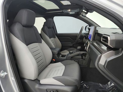 Used 2024 Toyota Tacoma TRD Off-Road w/ TRD Off Road Upgrade Package image 27