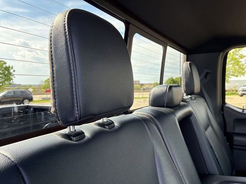 Used 2022 Ford F250 Lariat w/ Black Appearance Pkg AWD/4WD image 47