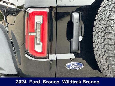 Used 2024 Ford Bronco Wildtrak AWD/4WD image 38