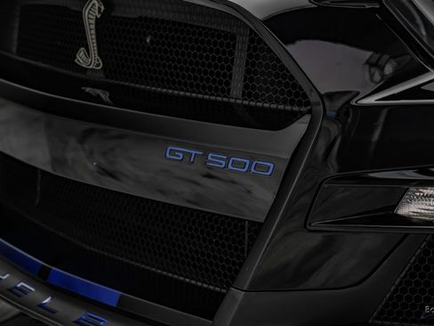 Used 2021 Ford Mustang Shelby GT500 w/ Carbon Fiber Track Pack RWD image 40