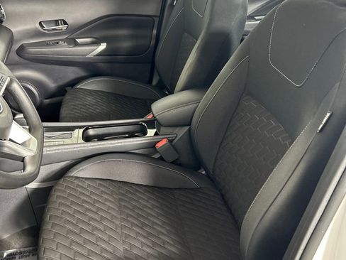 Used 2022 Nissan Kicks SV image 12