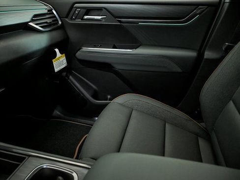 New 2026 GMC Acadia AT4 w/ Super Cruise Package image 18