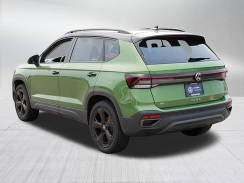 Certified 2025 Volkswagen Taos SE AWD/4WD image 5