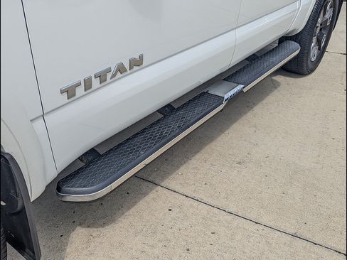 Used 2021 Nissan Titan Platinum Reserve w/ Moonroof Package AWD/4WD image 13
