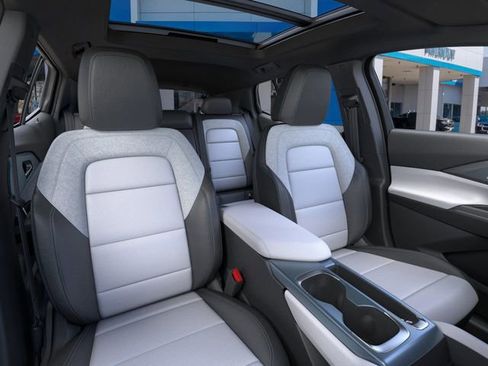 New 2026 Chevrolet Equinox EV LT image 16