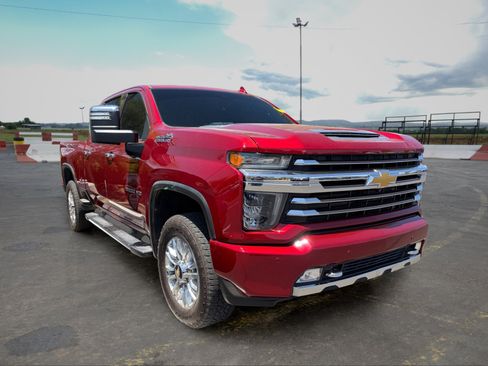 Used 2022 Chevrolet Silverado 2500 High Country w/ Safety Package II AWD/4WD image 2