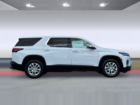 Used 2023 Chevrolet Traverse LS w/ Safety Package FWD image 8