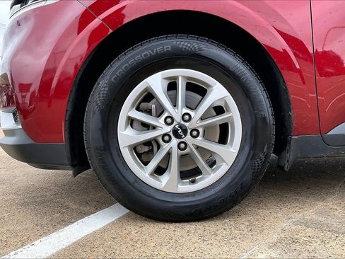 Certified 2024 Kia Carnival LX image 7