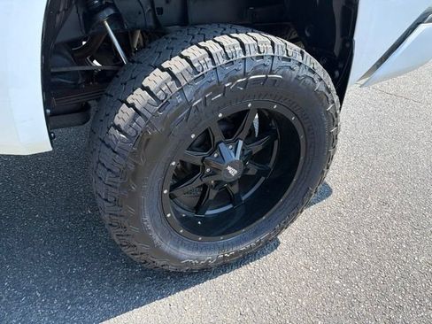 Used 2019 Toyota Tundra Limited w/ Limited Premium Package AWD/4WD image 7
