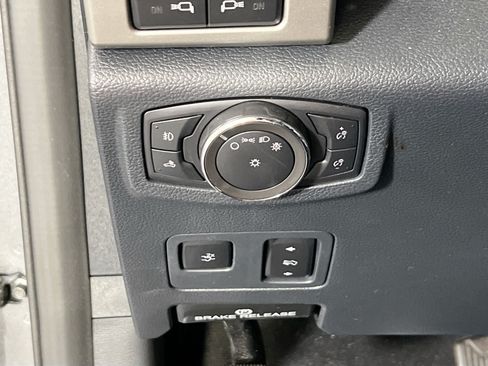 Used 2022 Ford F250 Lariat w/ Black Appearance Package AWD/4WD image 10