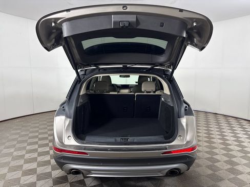 Used 2021 Lincoln Corsair FWD w/ Premium Package image 25