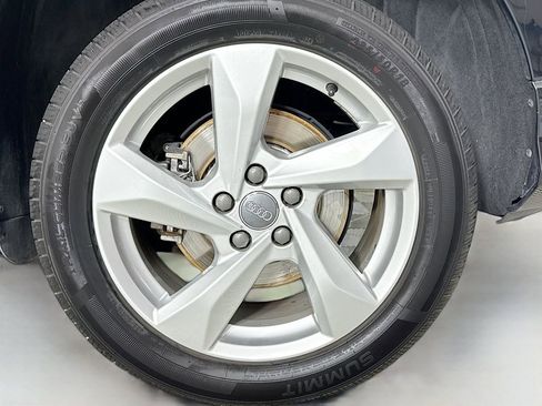 Used 2019 Audi Q3 2.0T Premium Plus image 30